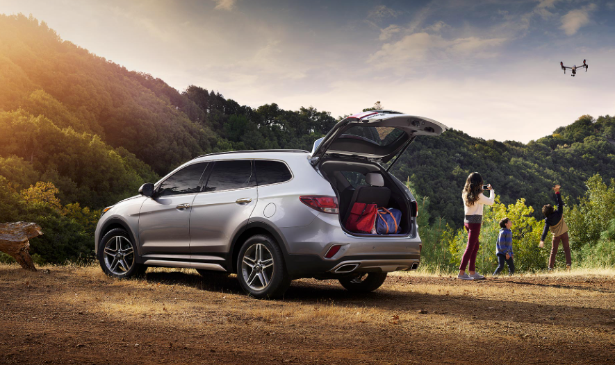 HyundaiSouth's tweet photo. Regardless of who or what you need to take on your travels, having more space makes things easier! Check out the Hyundai #SantaFeXL only at #SuperiorHyundaiSouth https://t.co/6hSdZFClpl