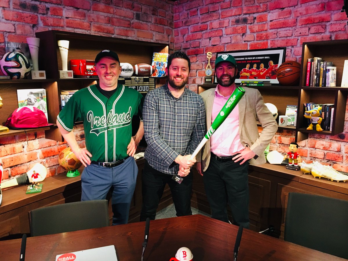 offtheball's tweet photo. We're always looking for new gear to deck out the #OTB studio - so big thanks to @AdrianKelly_ and Tom Kelley (@T2theKay), PRO and President of @baseballireland, who presented @nathanmurf with a specially-made bat for us to display! ⚾️ #MayoForTheWorldSeries https://t.co/vTM7YCiQjq
