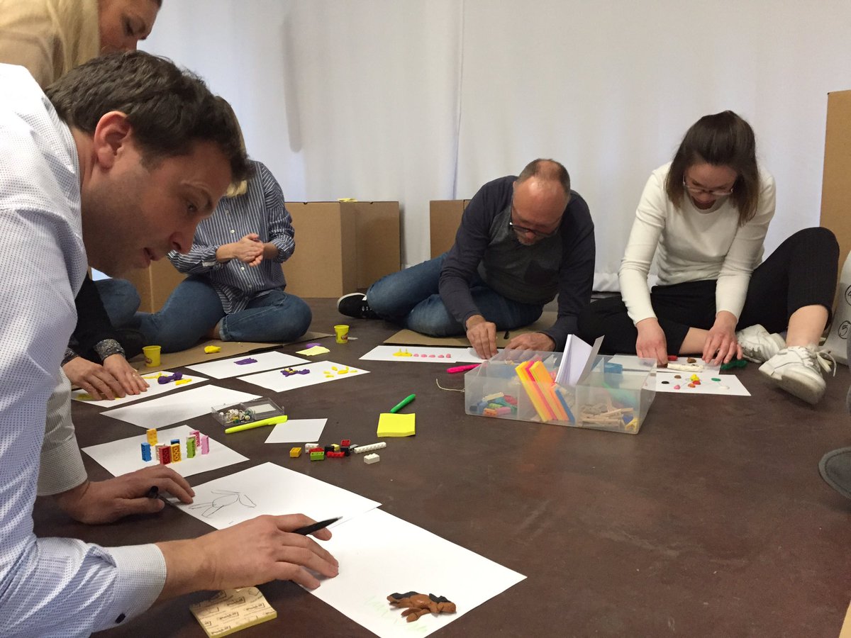 anashares's tweet photo. Facilitation masterclass with the amazing @adamstjohn & @renatushoogenra and inspiring co-participants came to a close. We’re now all on a new exciting personal mission! #servicedesigndoing https://t.co/cD9U9S9hQk
