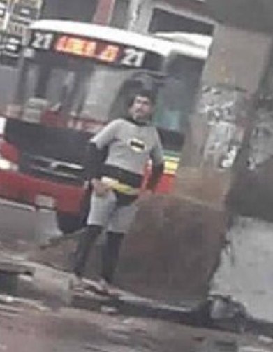 Universo970py's tweet photo. "Esta ciudad acaba de demostrar que está llena de gente dispuesta a creer en el bien" -Batman https://t.co/7gWQSSKcgg