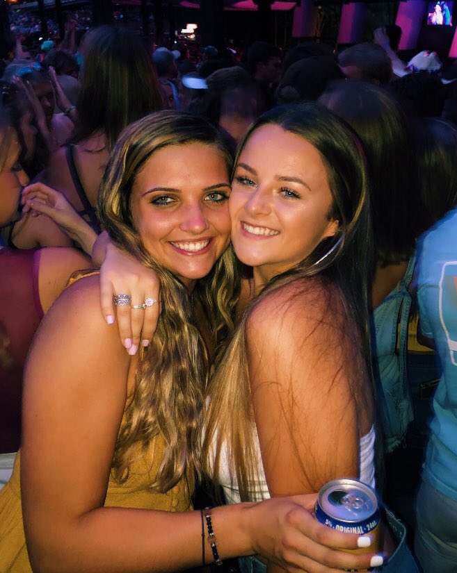 kiera_lyons's tweet photo. happy birthday adgey bby💗💗love and miss u lots!!!!🎉💋 @adrianapatenaud https://t.co/hsUbafJLuc