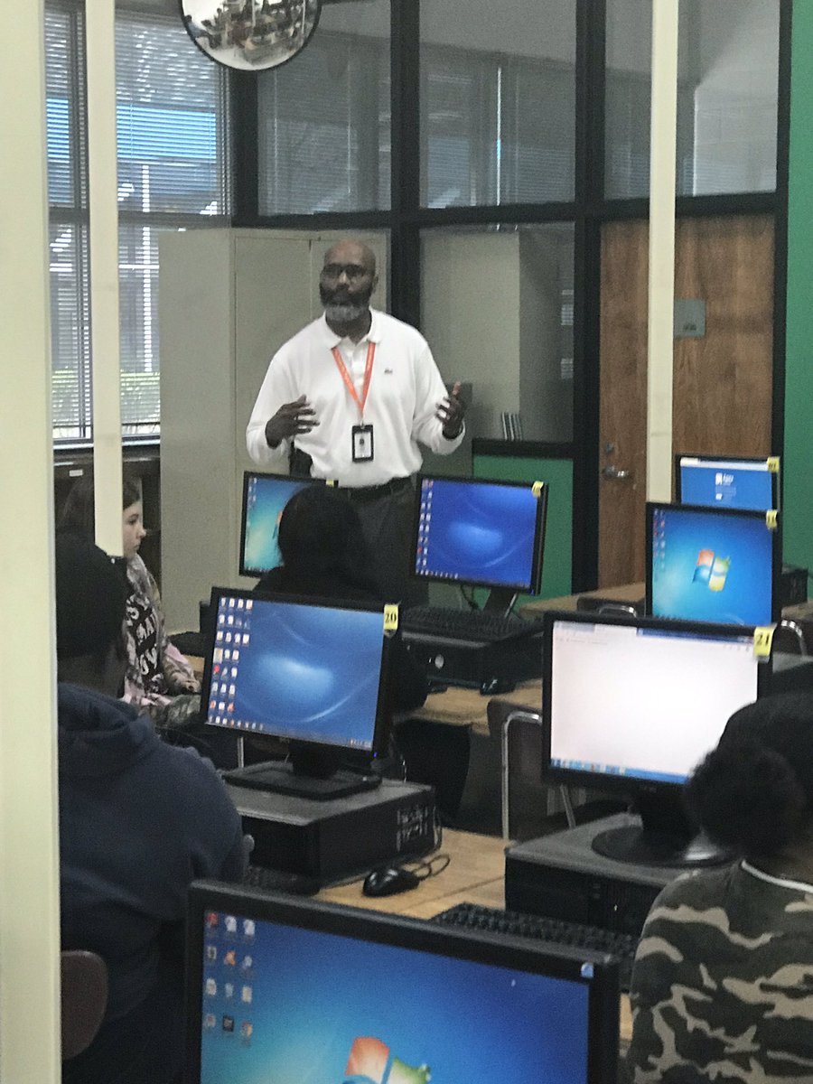 LaShawnHawley's tweet image. Day two of Workkeys Test Training with students at @VanceCountyHS! It’s important that students are career ready and we stressed the importance of boosting their chances for employment. #Workkeys #CTEforNC #goCTEvcs #VanceCoProud #BetterTogether