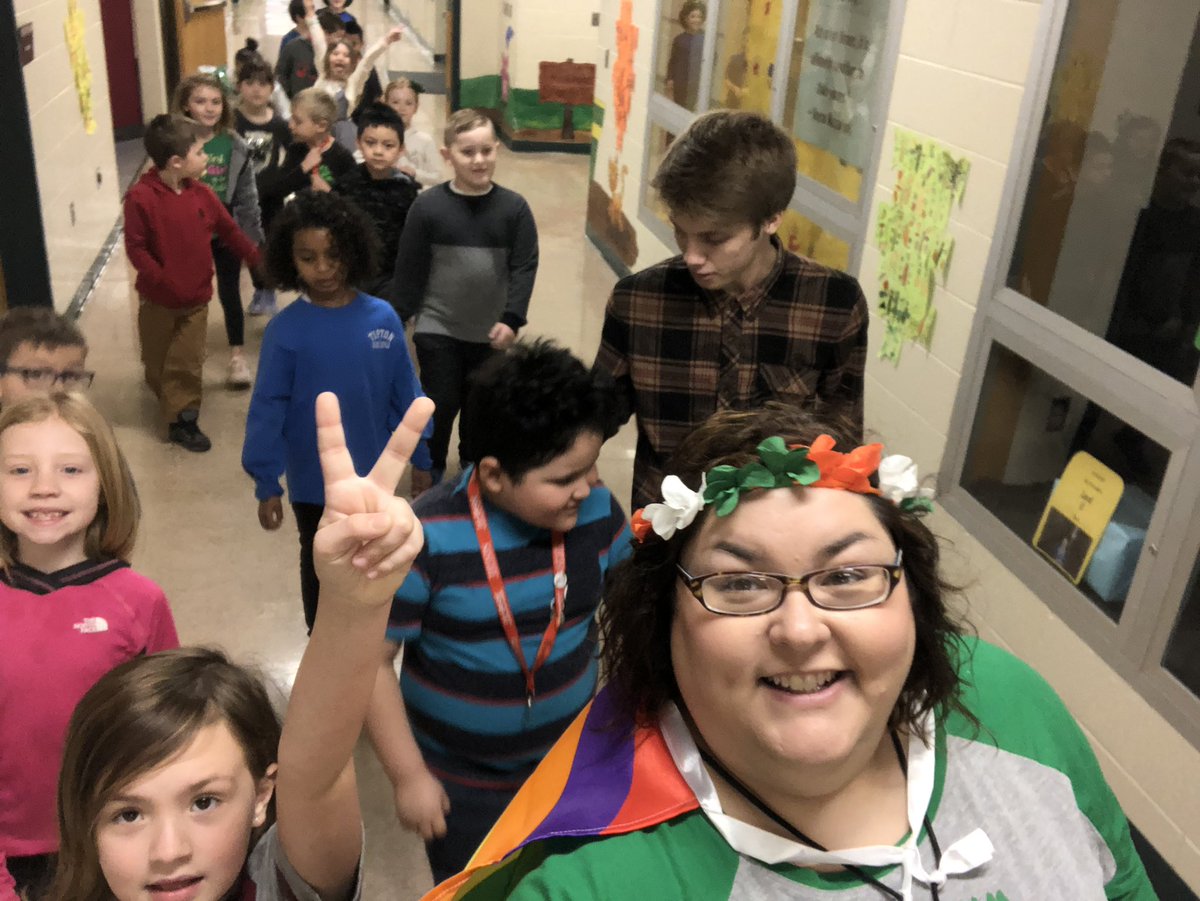 mrsangellfirst's tweet photo. St. Patrick’s Day shenanigans were in in full swing today! #luckycharmsgraphing #shenanigans #wheresmygold #TiptonPride #tiptonelementary #leprechauntraps https://t.co/xewt4TcagY