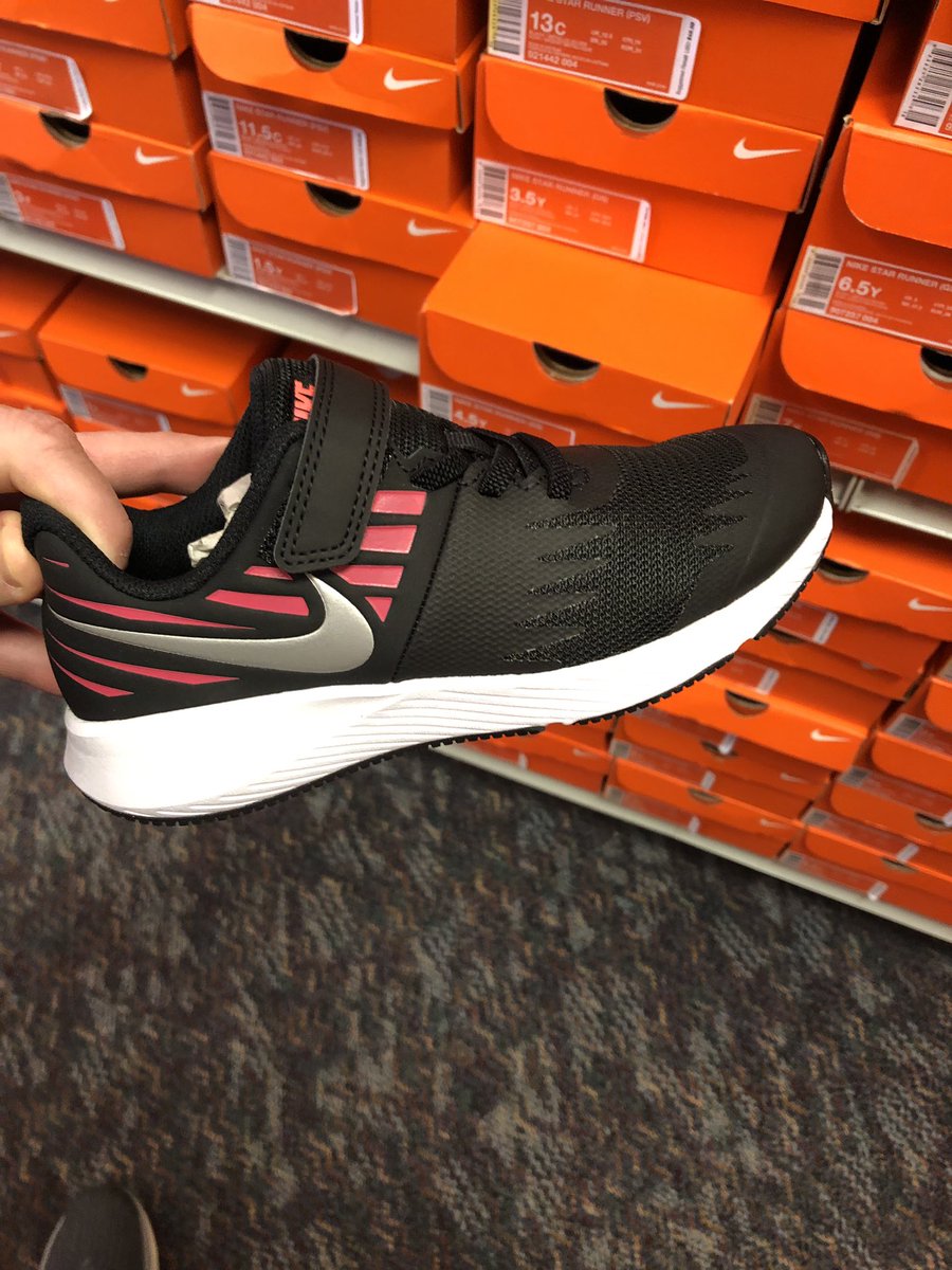 CooperGoPo's tweet image. Why colorblind people can’t be trusted shopping...
Me-"Carter, these are cool." 
Carter- "uh.... those are pink, dad."