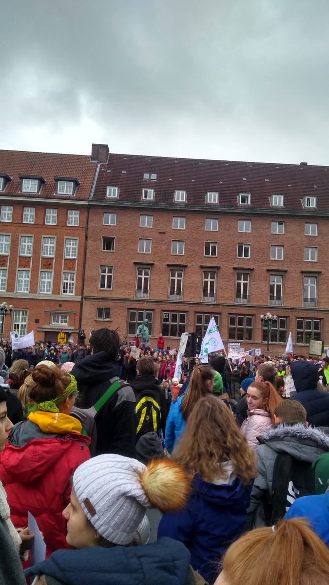 tincon's tweet photo. ShoutOut an die tinconeros &amp; tinconiestas in #erfurt #kiel #maastricht und #hamburg !
@norawunderwald @kopfspieltbingo @BuchholzThilo @OlePieper #fridaysforfuture https://t.co/LKLDL6wI5G