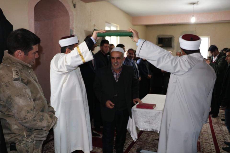 KrtlnKymkmlk's tweet photo. İlçemize bağlı Demirkuyu Köyünde vatandaşlar arasında çıkan husumet Kaymakamımız Sayın @ihsanemre Aydın'ın girişimleriyle barışla sonuçlandı. 

https://t.co/46UytEJyfv https://t.co/t2eH8GXksF