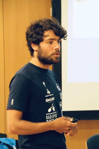 Dave91Breuer's tweet photo. Talking about triathlon and giving rookies some tips. #rocketdave #triathlon #swimbikerun #rookies #eifelhero                                             📷Michael Thalken/ Eifeler Presseagentur https://t.co/UdDx8uL8vg