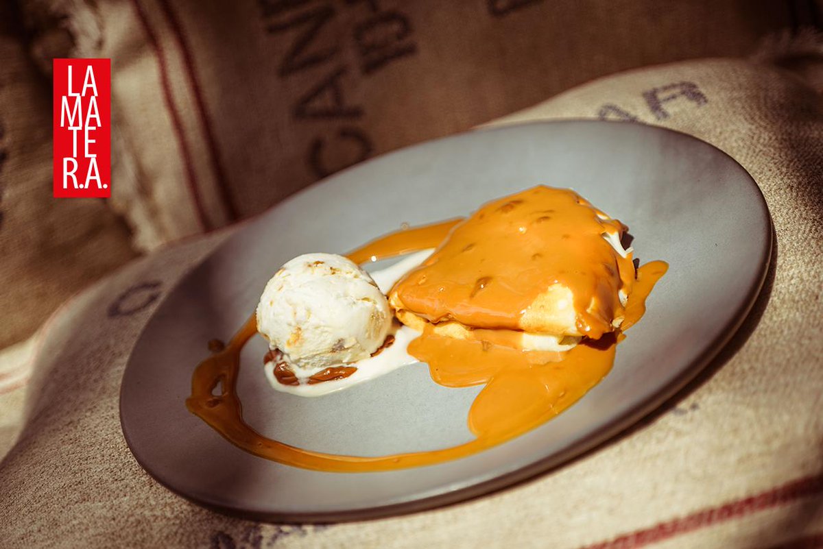 Conoce nuestra #Crepa de Queso Mascarpone con Salsa de Dulce de Leche y Helado de Alfajor 🤤

#LaMatera #restaurante #guadalajara #dessert #postres