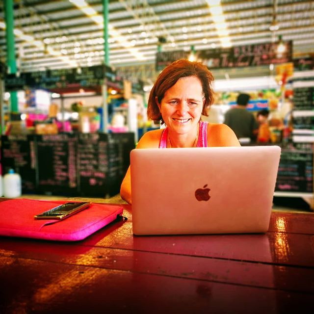 onlinepuls's tweet photo. Working at a Thai food market. #digitalnomad #onlinepuls #shopware #thailand https://t.co/VM1QKUwRGm https://t.co/EqfVIASMzZ