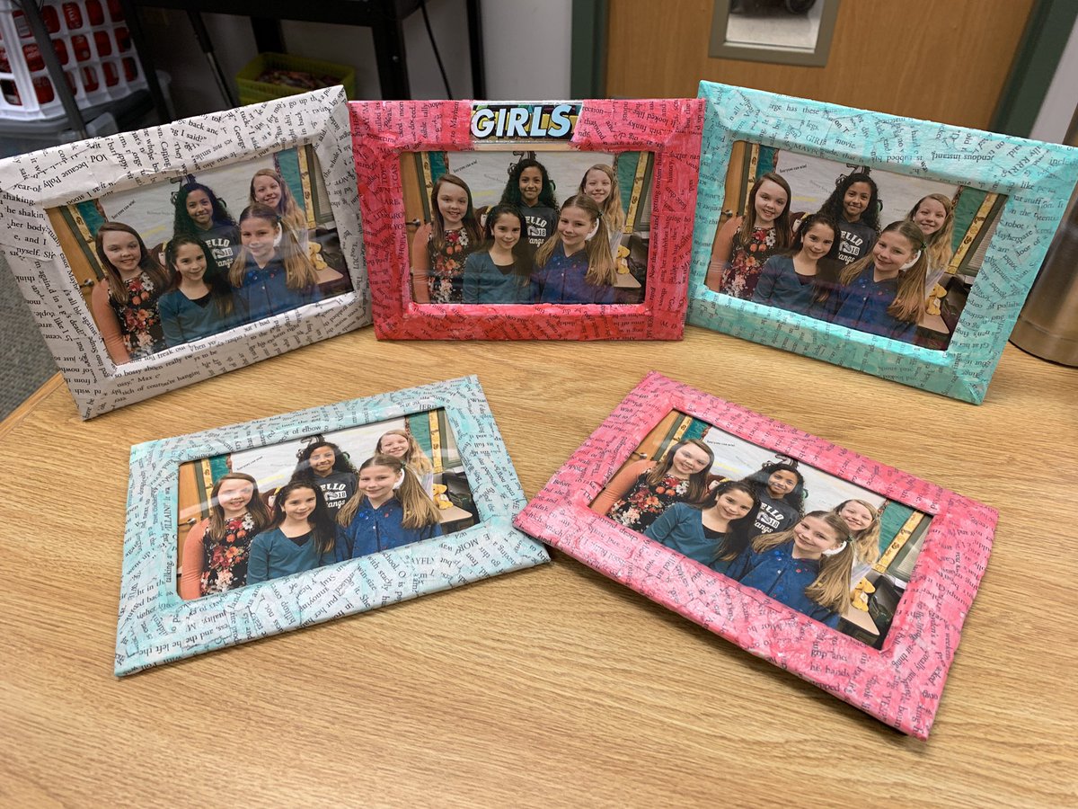 DuelloLibrary's tweet image. We had so much fun last night crafting with our silent auction winner and friends!! Thanks Melayna and friends!! @duello_elem @MSmithlibrary @PatricoKarin #duellolearns #duelloleads