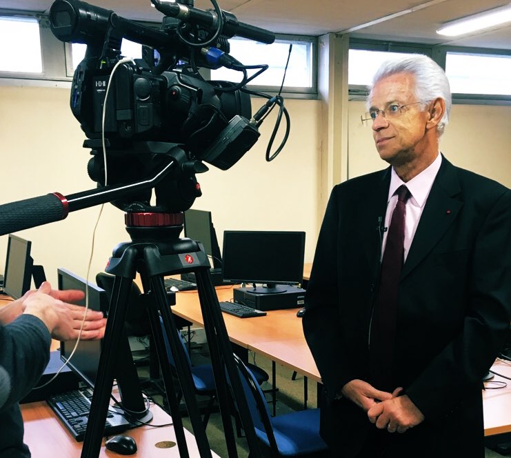didier_kling's tweet photo. 👨🏽‍🎓 Un nouveau #campus pour @ITESCIA ! Avec ses partenaires, la @CCI_Paris_IdF poursuit ses investissements pour améliorer son offre de #Formation : mieux répondre aux besoins des #entreprises et des #étudiants. #timecapsule #premierepierre https://t.co/yMg14ZkUNw