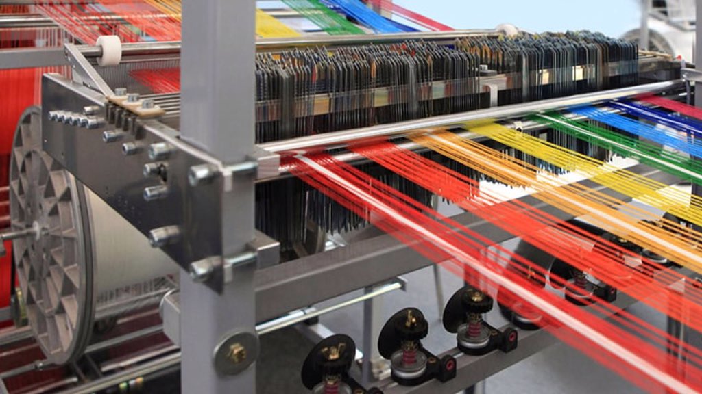 OvieAli's tweet photo. Nigeria spends $4billon importing textile and clothes from China yearly. With CBN forex ban on textile,the Chinese are forced to invest $600 million to build a Kano Textile; their Ondo factories are already producing. And Cotton farmers will be the newest billionaires in Nigeria. https://t.co/JfCvqCazCW