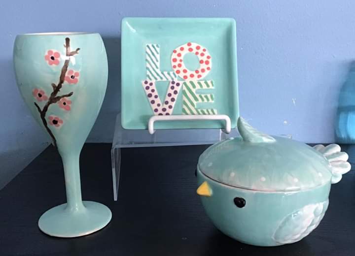 ClayCafeStudios's tweet photo. Our #staffpick this week shows some great pieces with our favorite spring color, light blue spruce!

#claycafestudios #pyop #shoplocal #diy #handmade #potterypainting #glassfusing https://t.co/pKOxtS8BOo