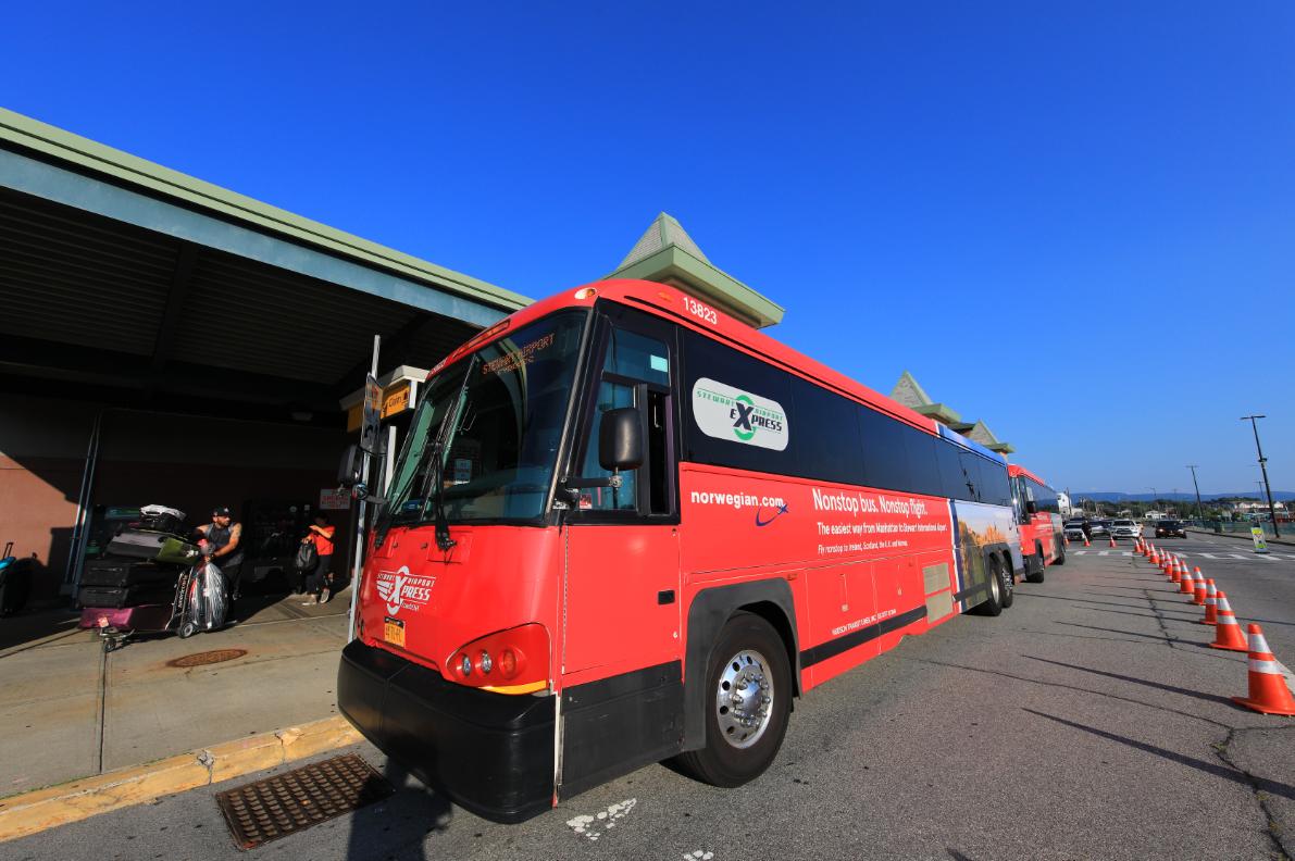 SWFairport's tweet photo. For those #SWFairport customers accessing the airport using the #StewartAirportExpress, please contact the bus line if you have questions about the service at https://t.co/BwME3tPD4J https://t.co/hReWsT6n5W