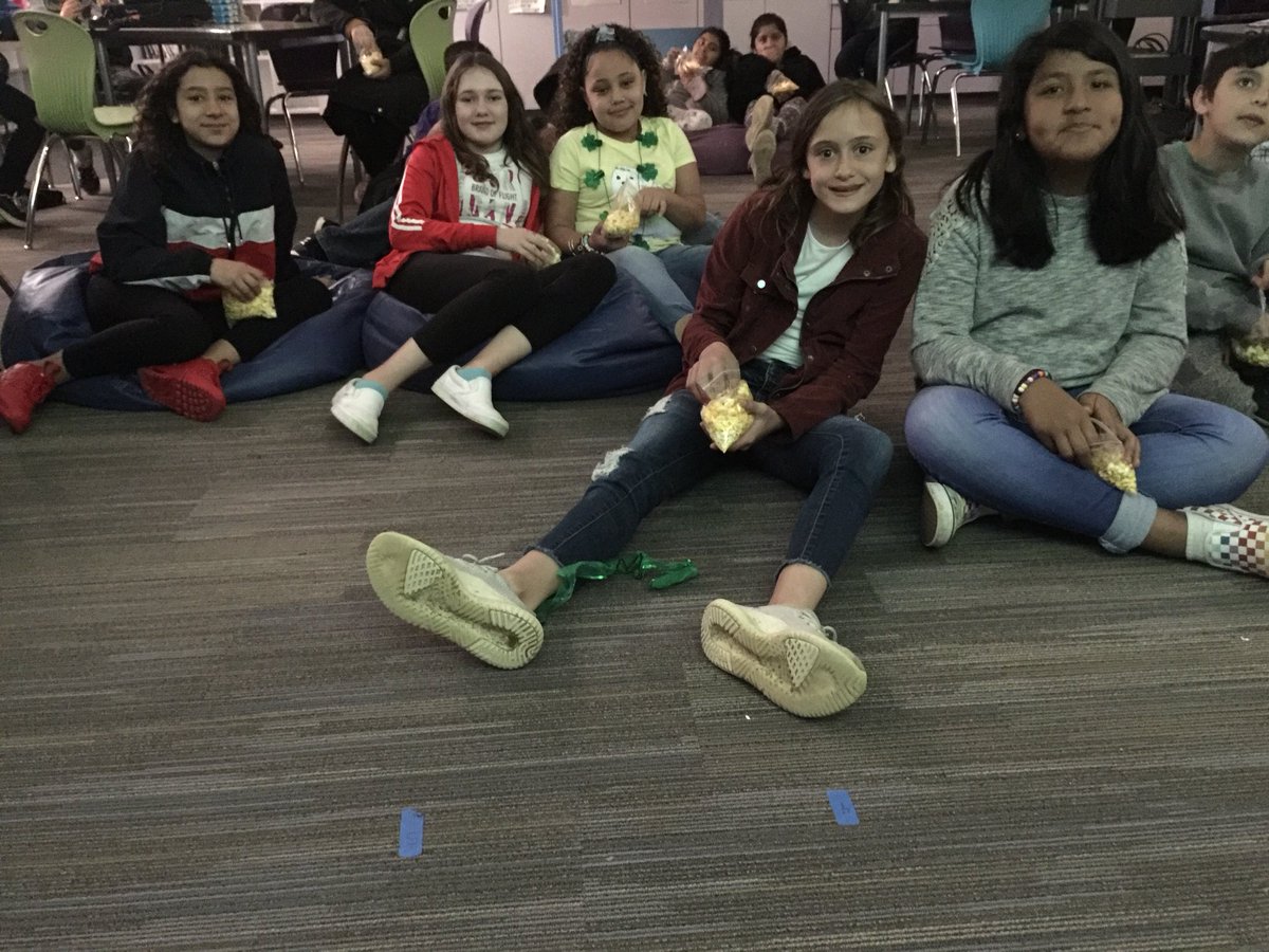 MrsWolfe_'s tweet photo. Popcorn party for increasing attendance!!!!  Thank you @D_Stallard 🍿enjoying our popcorn with a side of Magic School Bus!🚌 https://t.co/KNHsJvL2CU