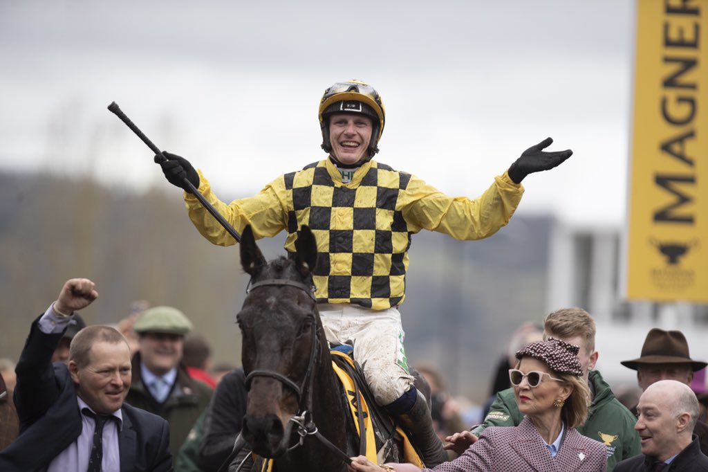 NavanRacecourse's tweet image. AL BOUM PHOTO wins the Gold Cup 🏆 

He started off his chasing career at Navan in November 2017 when winning the @IrishEBF_ Beginners Chase by 7 lengths. 

Massive congratulations to @PTownend &amp;amp; @WillieMullinsNH on landing their first Gold Cup win. 

#NavanForm #GreenCorner ☘️🇮🇪