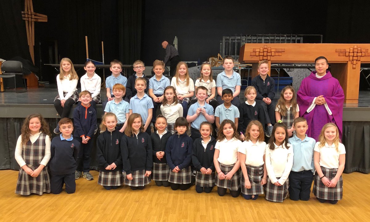 SJS_Teachers's tweet photo. So proud of our second graders for assisting at Mass this morning. May their love of Jesus spread to all they meet! #puttingfaithfirst #GoBeJesus! https://t.co/IYc0O38eK6