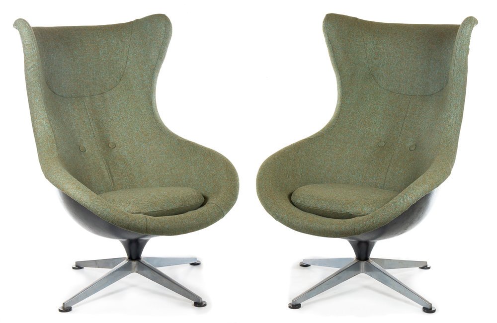 This pair of iconic Luna Shell swivel chairs have just left the <a href="/Crowtherandsons/">Crowther and Sons</a> #Lincoln workshop. With fibre glass backs, bespoke, tied-on covers were created in <a href="/BrontebyMoon/">Bronte by Moon</a> herringbone wool.