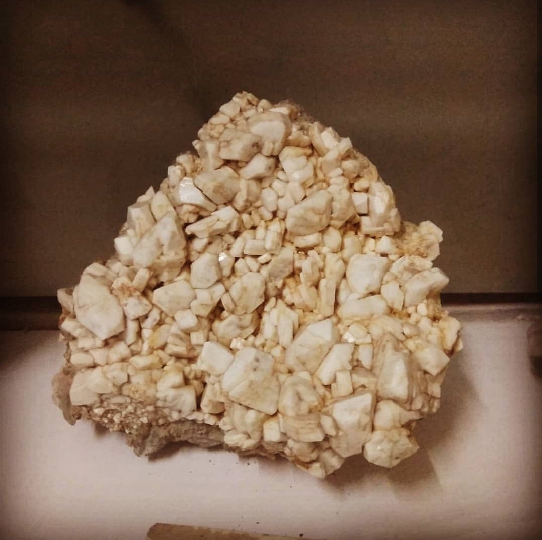 Albite : Source - Geology dept. , University of Pune, India.