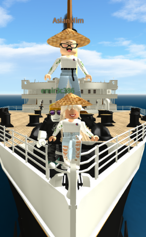 LulRBX's tweet photo. @AsianMim and I having our titanic moment LOL https://t.co/glVLtmppZh