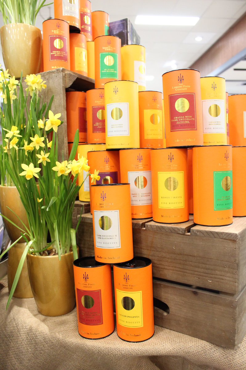ScallySupervalu's tweet image. This beautiful display of Fine Biscuits from @lismorefoodco is certainly eye catching! These sweet and savoury biscuits are beautifully made and perfect for that special gift (Mother’s Day March 31st). These taste sensations are just waiting to be enjoyed! #2for€10