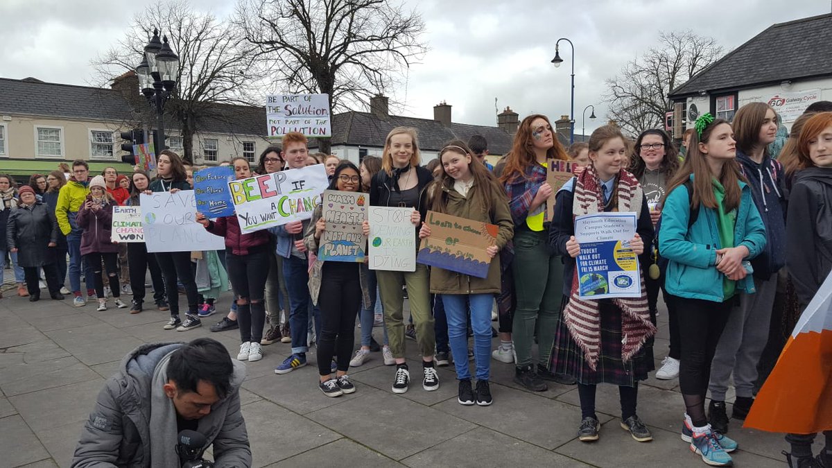MUEnviroSoc's tweet photo. Amazing turn out to support local students for #FridaysForFuture From Crèche to University, all levels were represented. Thanks to all for such an inspirational day. Leo are you listening? Waving to @gold_lgold Tx to @ZWMaynooth @GreenCampus_MU @maynoothsu  @MaynoothTT @trocaire https://t.co/NW6PL3XCLe