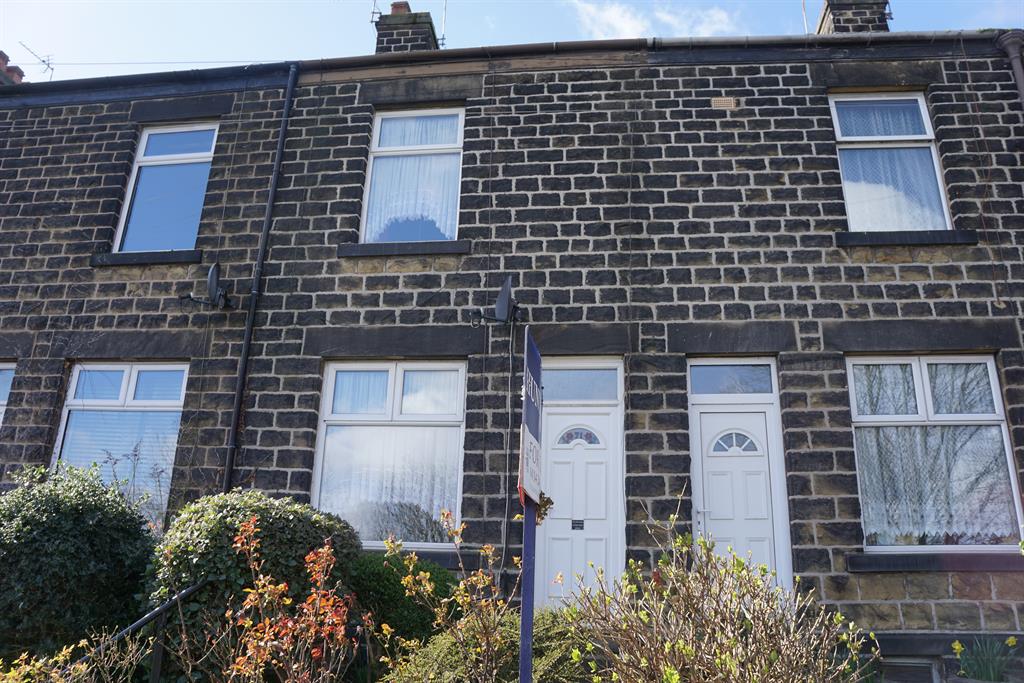 HuntersHillsbo's tweet photo. Penistone Road, Grenoside

New to the market is the 3 bed terrace house on for £130,000. This property would suit first time buyers and investors alike. Call our office on 0114 242 4260 to enquire. https://t.co/SyzOoNSk3D