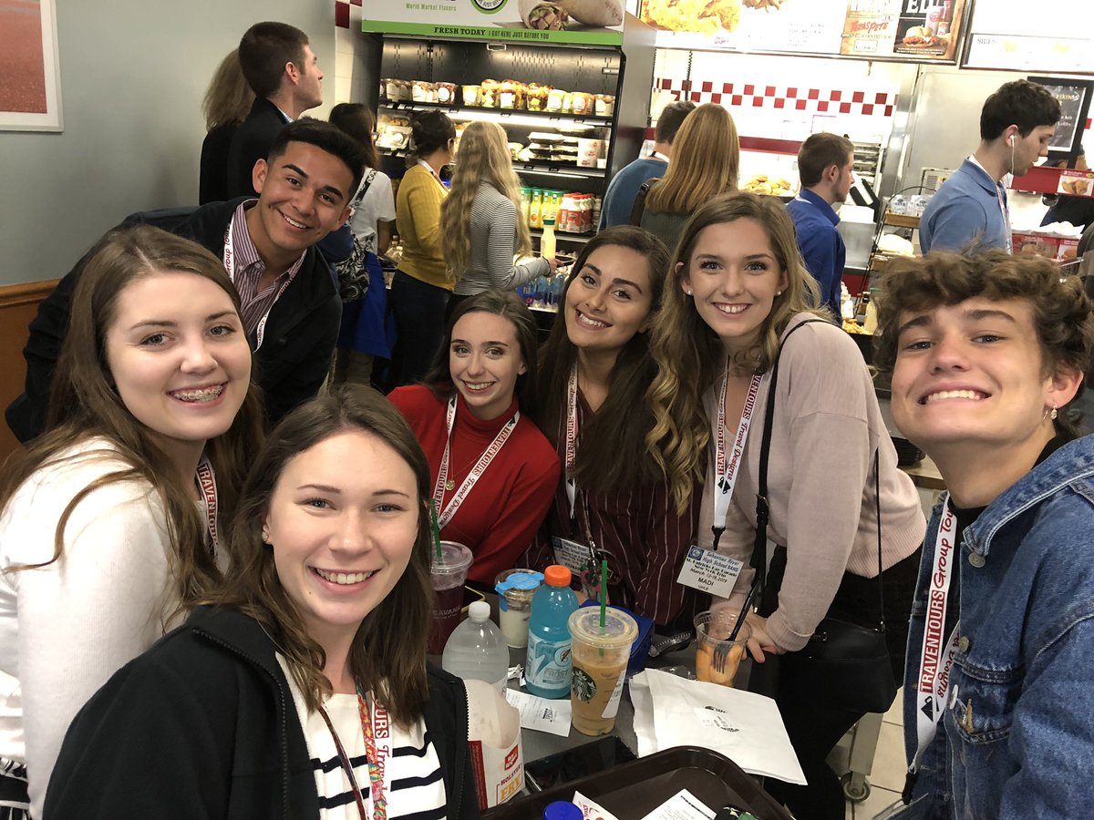 srhsband's tweet photo. Lunch in New Jersey. NEXT STOP - NYC!!! 🗽🏙 #sebnyc19 #nycstpatricksdayparade #striveforthehighest https://t.co/vKUsrbnPXV