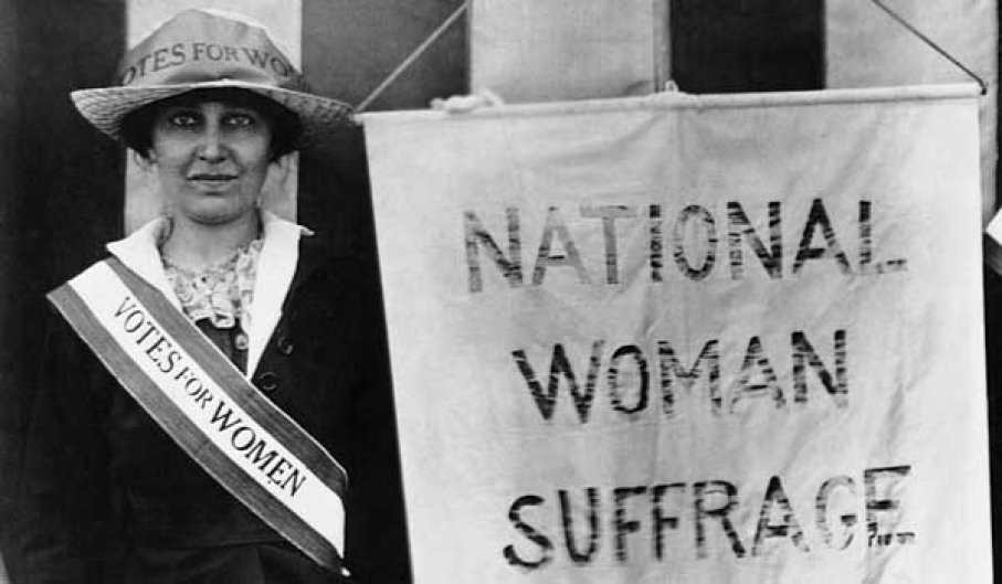 ScienceMIT's tweet photo. Another #MITWomeninScience first: Katharine Dexter McCormick was the first woman to receive a degree from @MITBiology in 1904 (the second woman at #MIT overall). She's known women's rights activism and funding research for the first birth control pill! #WomensHistoryMonth https://t.co/RSQNaJcDXs
