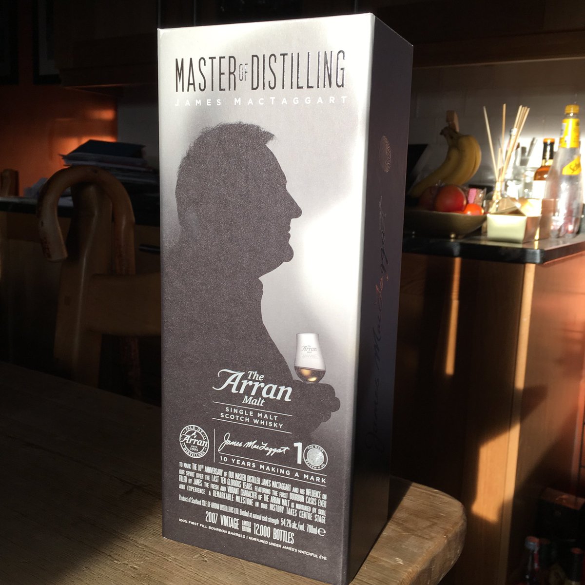 GeoffWriteBooks's tweet photo. Catching up on my photos. Really enjoyed this #jamesMcTaggart 10th Anniversary @Arranwhisky Bourbon cask classic #themasteratwork https://t.co/kVB0U3ms2U