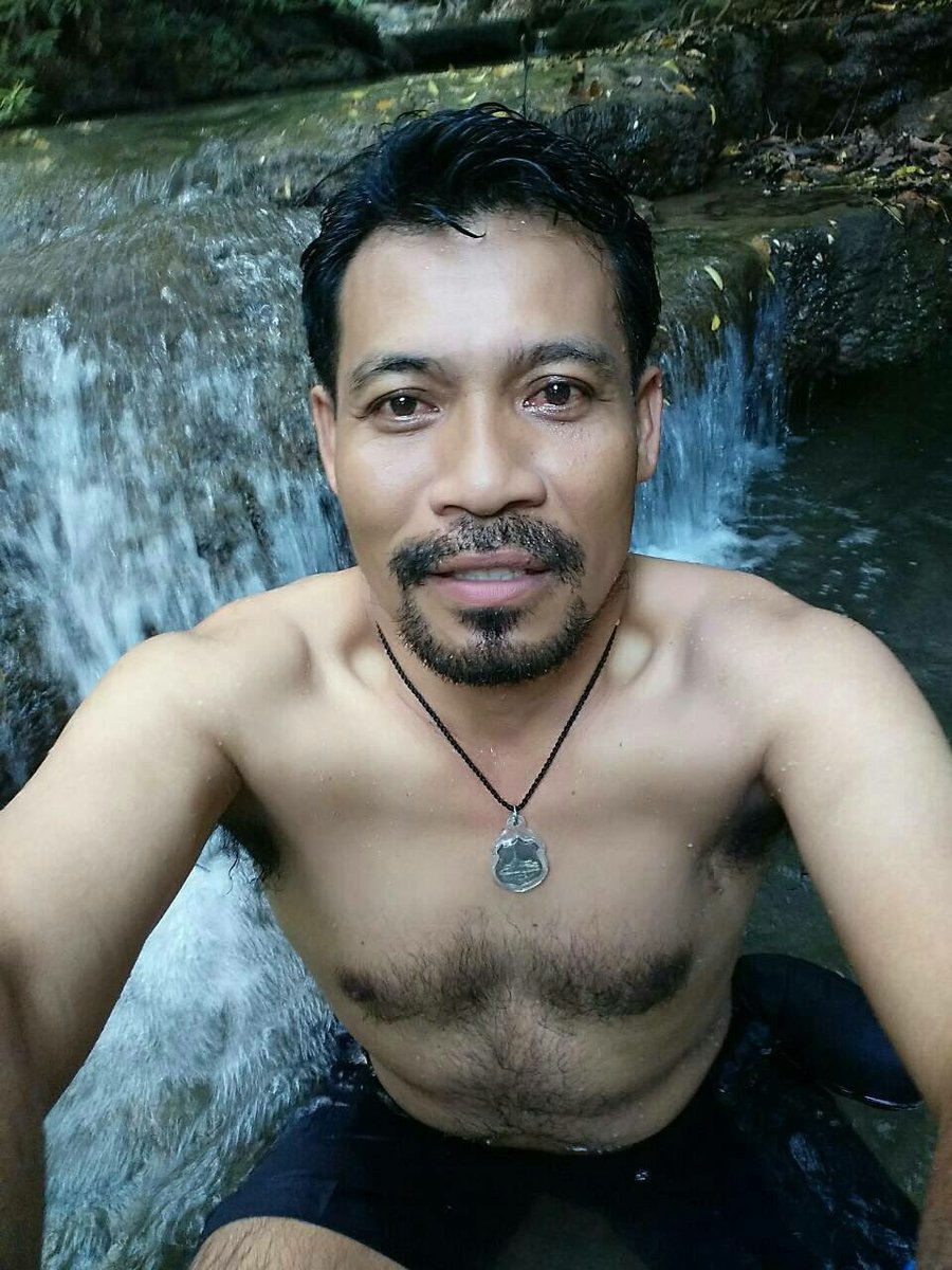 khuechalee's tweet photo. ลุงหนวดแท็กซี่ https://t.co/gySmmXeWgf