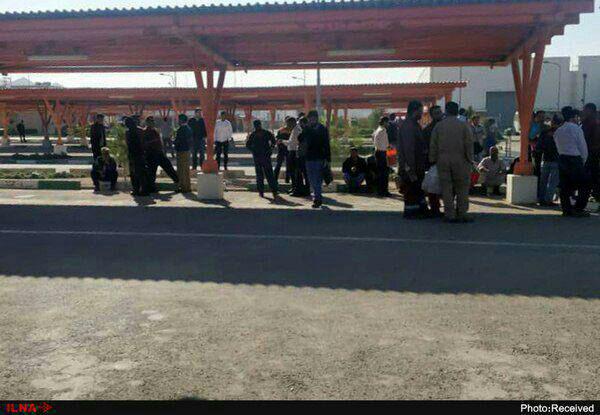 WPIRAN's tweet photo. Widespread strikes and protests in Iran in answer to epidemic non-payment of wages #WPIranNews #FightForLife #StrikingWorkersInIran #NonPaymentOfWages #MunicipalityWorker #ProtestingWorkers #workers #LivingWage #Iran #IranProtests https://t.co/P9NxojYU1F