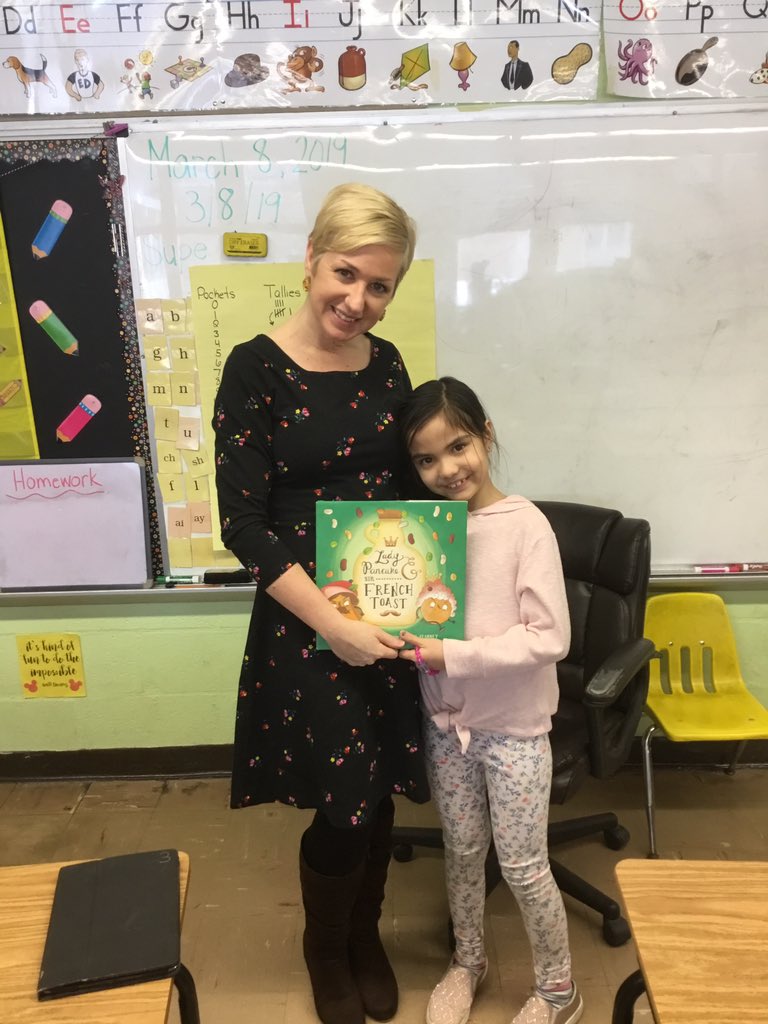 MrsJCuthbertson's tweet photo. More Mystery Reader fun! 📖😁📚 https://t.co/6EgODNOsfJ