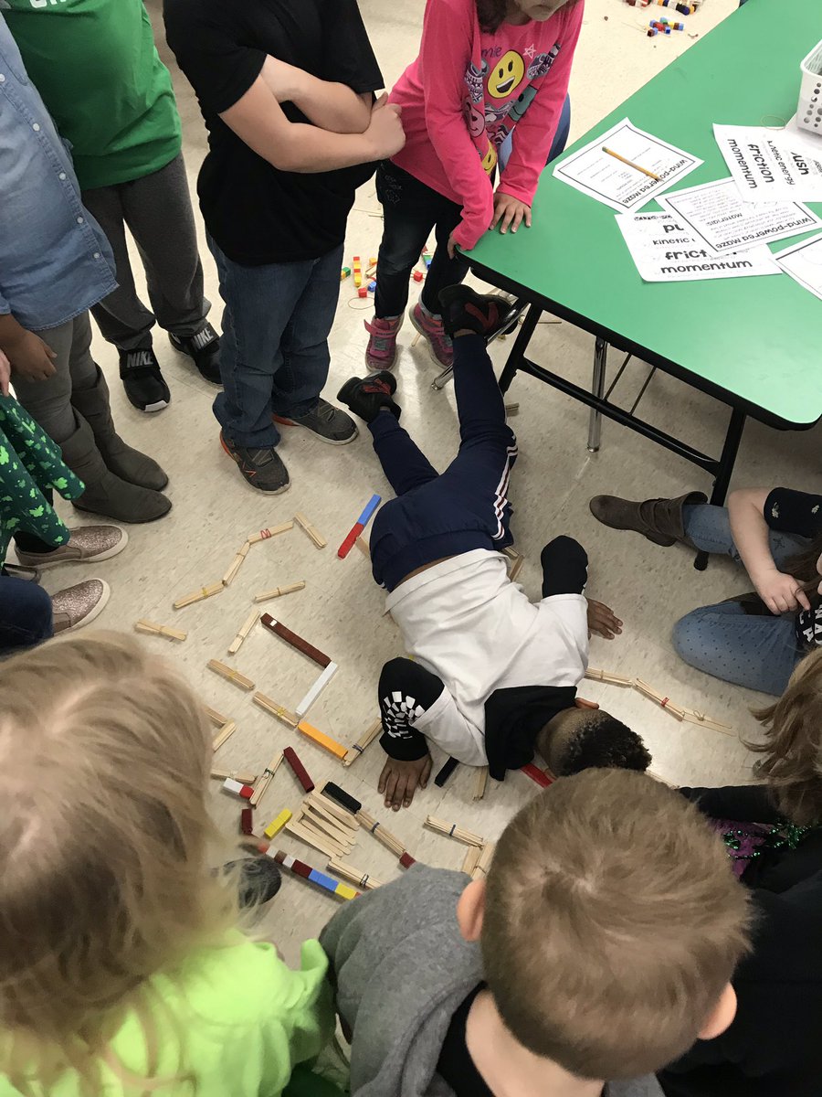 mrskiddinmaumee's tweet image. Made and tested wind 💨 powered mazes today. #wearemaumee💜💛 #stemlearningfun