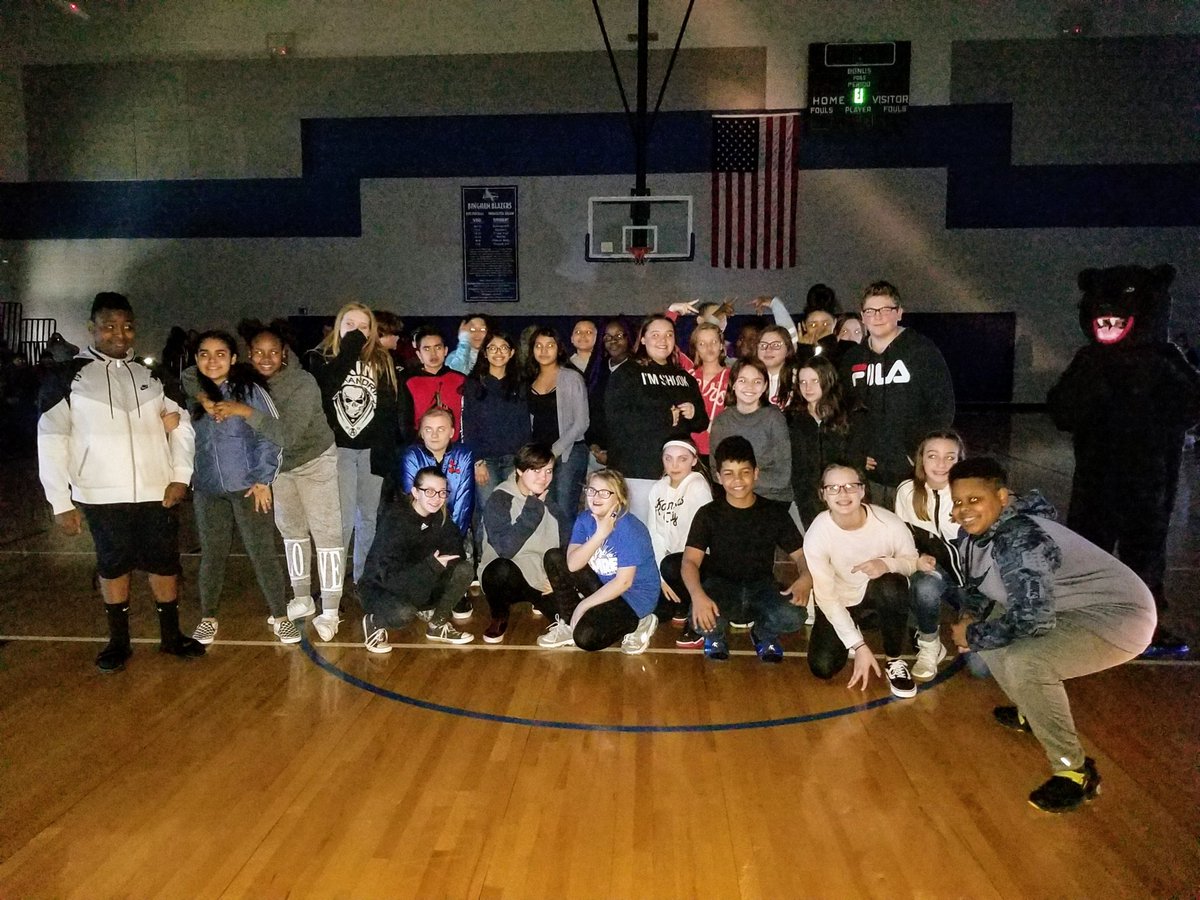 STUCOBingham's tweet image. 7th grade orchestra 🎻🎶
@BinghamBears
#springassembly
#schoolspirit
#BearsRising🐾💙🐻
#kidsdeserveit
#isdstrong