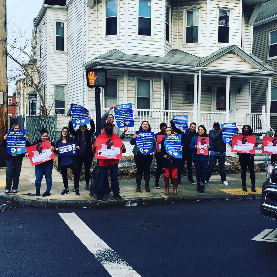 What do #studentsdeserve? 
SAY IT WITH ME PEOPLE! 
Water we can drink...IS NOT TOO MUCH TO ASK!
A full time nurse in every school... IS NOT TOO MUCH TO ASK! 
Let’s settle this contract. @BTU66 @BostonSchools