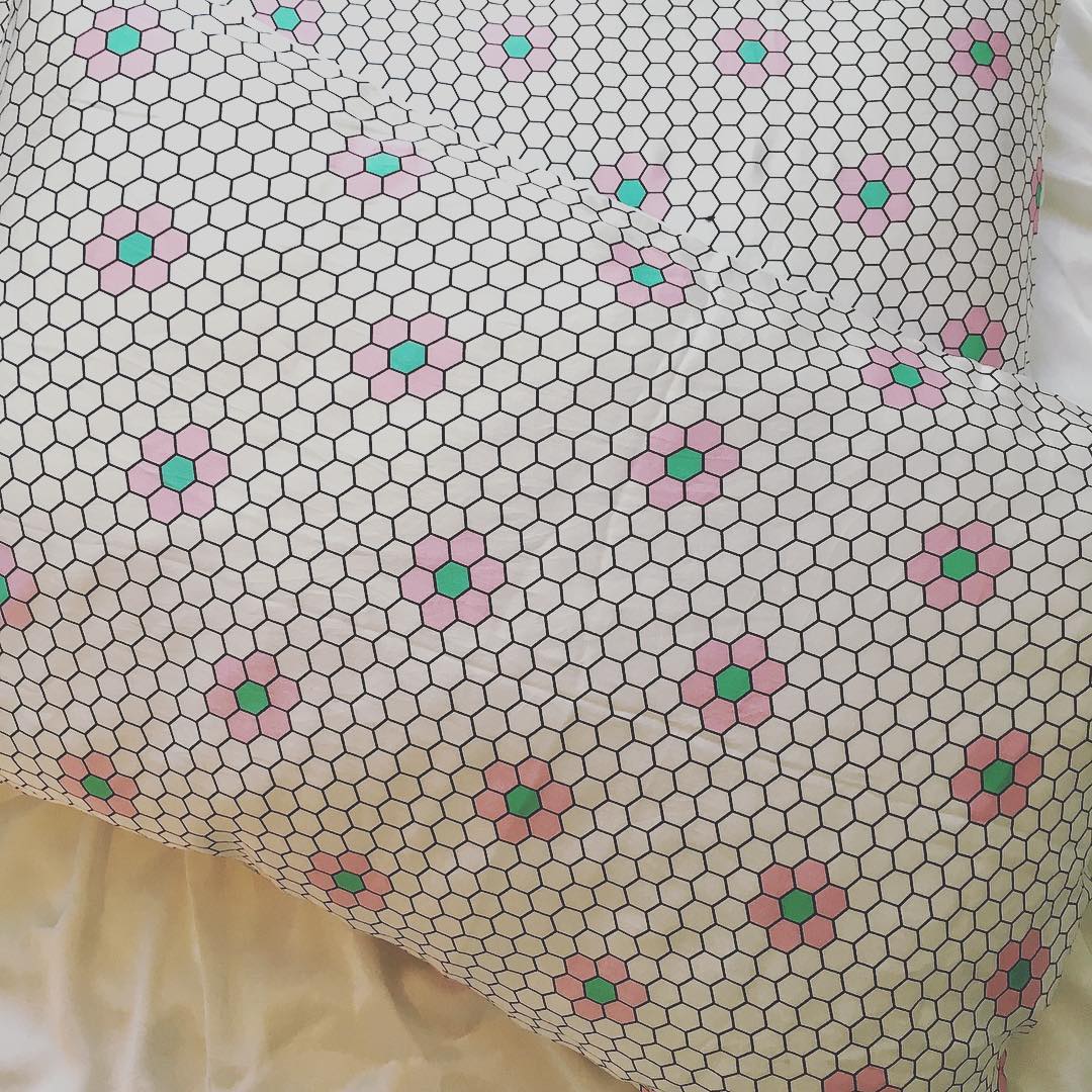 face_silk's tweet photo. May your sleep be silky and smooth 🙂💤 #happyworldsleepday #mulberrysilk #skinkind #beautysleep #naturalbeauty #silk #ecobeauty #wellbeing #design #etsy #silkfacelondon https://t.co/APuAMC1lqH
