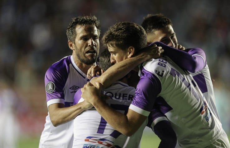 Feliz cumpleaños al club que me hizo un jugador profesional y cuya camiseta tengo hoy el gusto de volver a vestir. Vamo la viola!! <a href="/DefensorSp/">Defensor Sporting</a> 💜