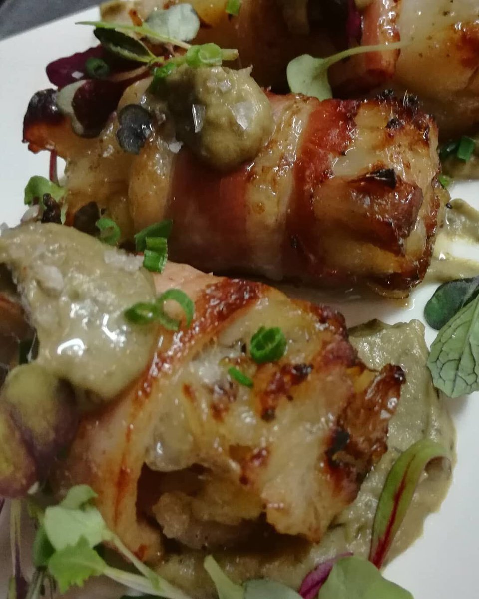 Estrenamos plato #Tarrina de #piesdecerdo #berenjena  #manzana #pasas &amp; #panceta #santacolomadegramenet #santacolomagastronomica #grameneturisme  #food #foodporn  #nosoloburguers #cinc  #restaurantcinc