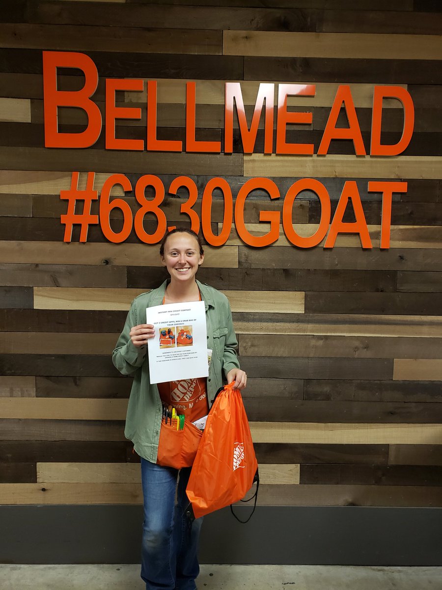 Marvelous Miranda is leading the pack with 5 credits for the week! She's gonna be stylin wit that sweet swag bag 😎😎😎 #D228ClappersCaper #credit4dayzyall #6830goat