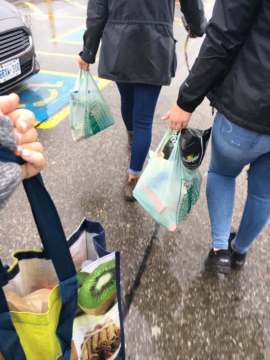 nicoleradin97's tweet photo. I have failed as a roommate. Don’t worry I gave them heck for not bringing their own reusable bags to the grocery store #plasticfreeuofg https://t.co/vSGG0VhRRN