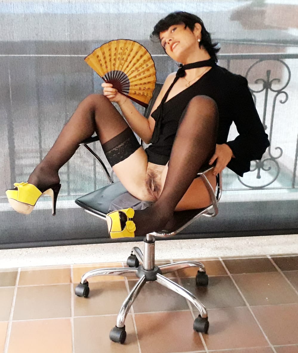 PoppyDollXXX's tweet photo. I am live at https://t.co/zJeB0dImxP with a #CumShow, my lush is on &amp; connected. Make me wet and we can #cum together #lushon #lovense #lovensecontrol #lush #chaturbate #chaturbatemodel #PANTYHOSESTOCKINGS #chaturbae #chaturbate2019 @chaturbate @CamGirlWars https://t.co/jgSVtrJg55