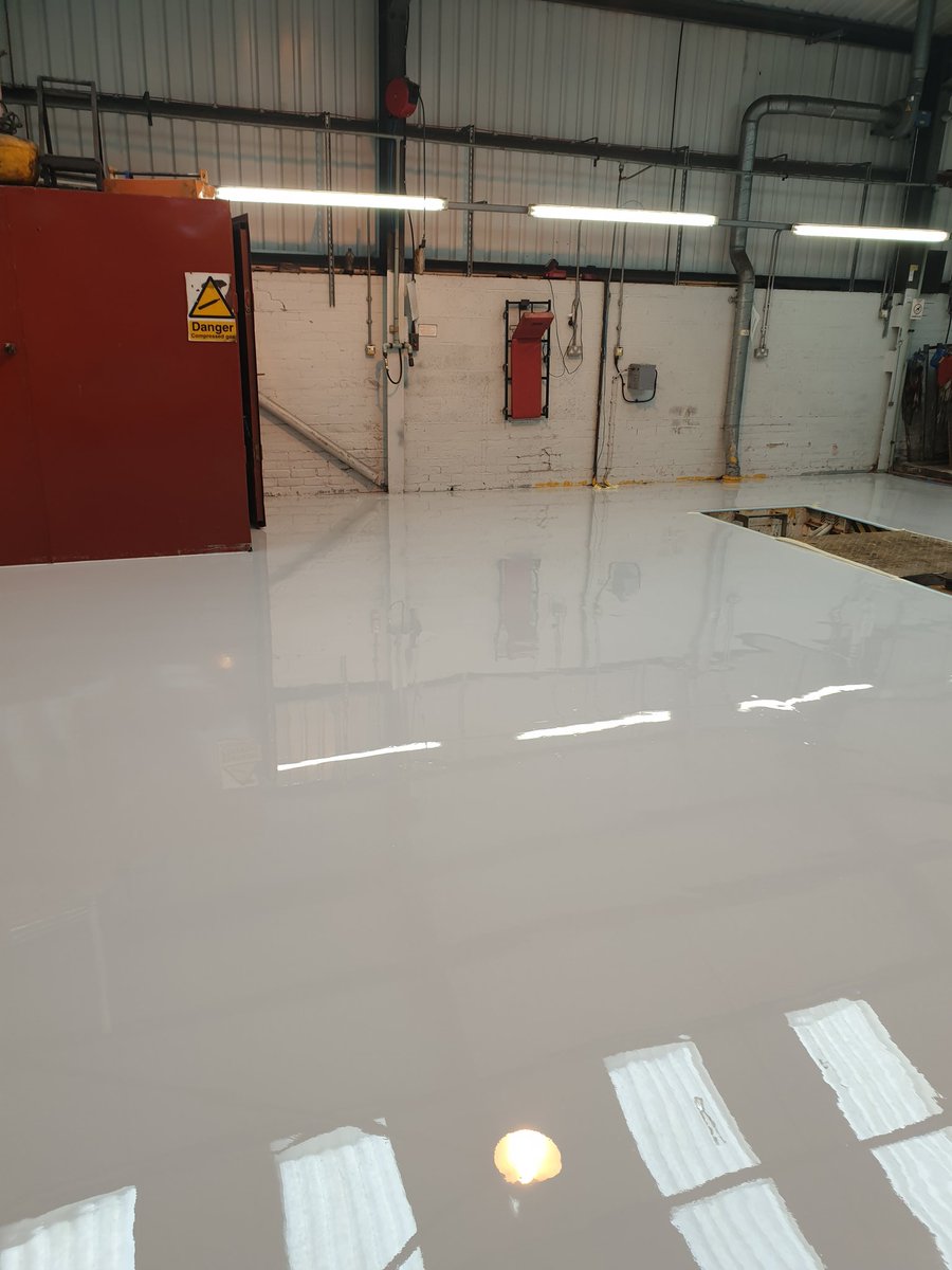bssb001's tweet photo. #workshop floor for #Derby city council using @resbuild coatings https://t.co/gCNpYYWo5F