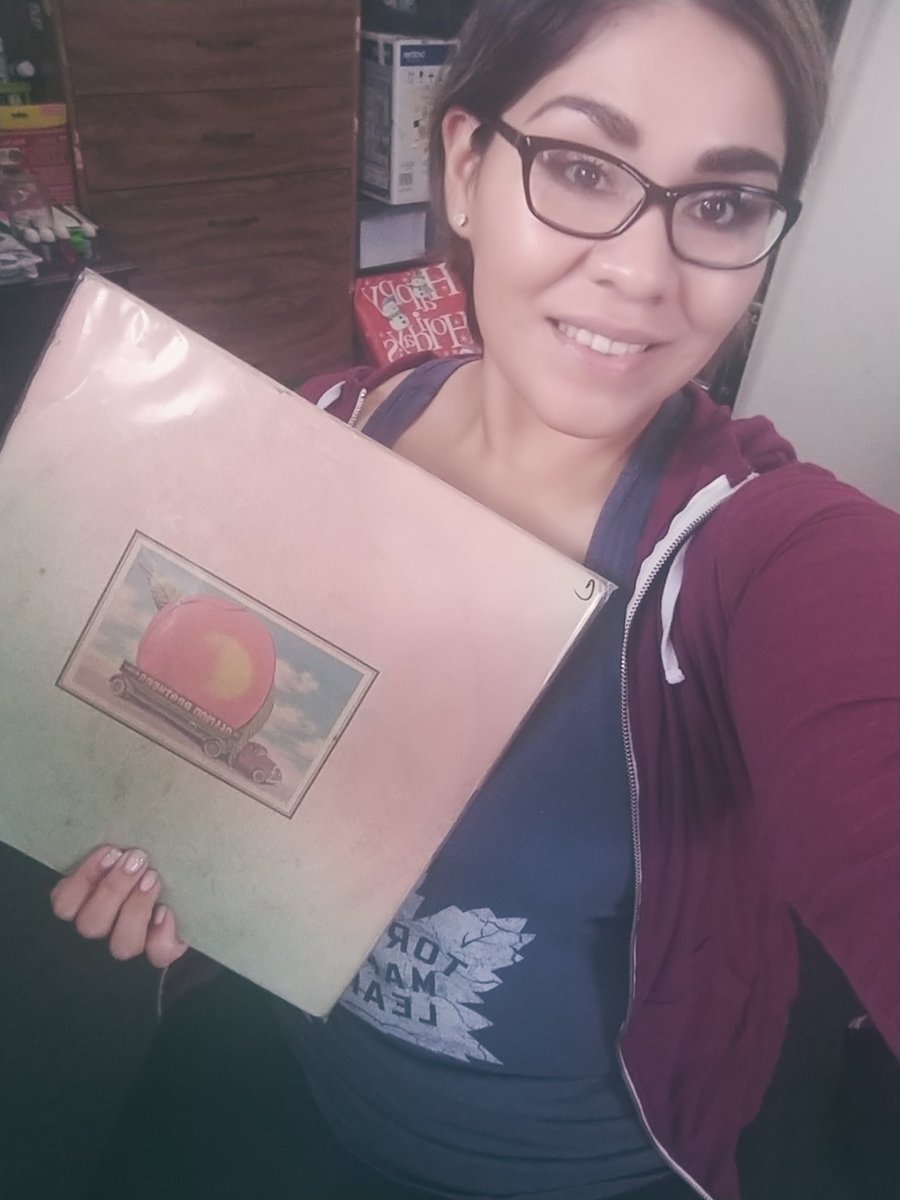 musicalysublime's tweet photo. Will be posting about this album later tonight!! A wonderful albumππ
#theallmanbrothersband
#eatapeach
#allmanbrothers
#vinylblog
#vinylcommunity https://t.co/UMD8atOxz7