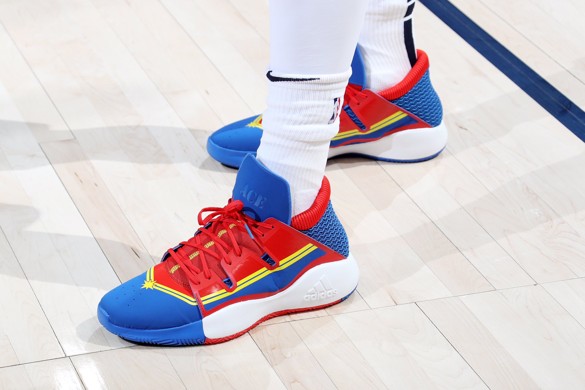 B/R Kicks on X: .@spidadmitchell wearing the Adidas Pro Bounce