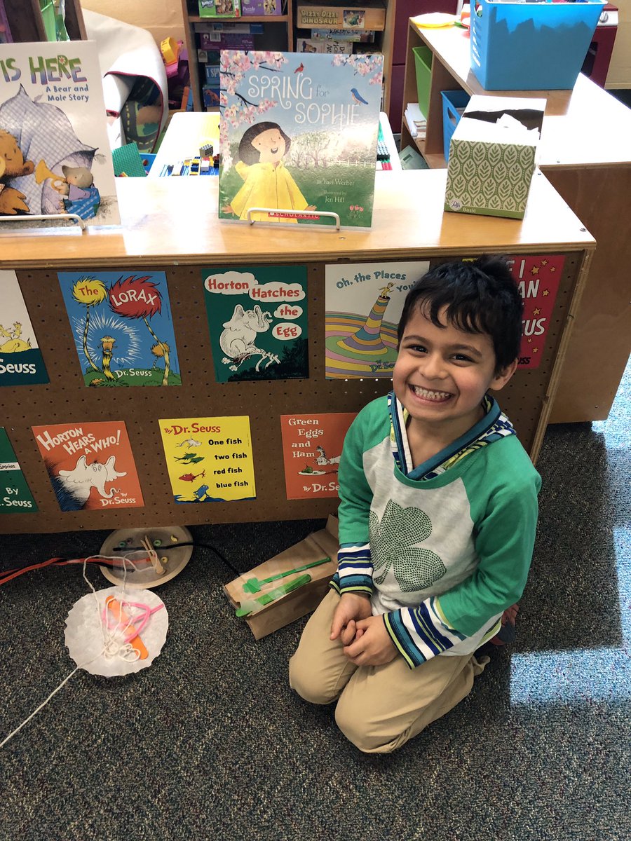 LowerSchoolWS's tweet photo. Trying their luck at catching a leprechaun! Our @WoodlyndeSchool Kindergarten and first grade use their creativity to create leprechaun traps. #STEM #gratefulforWoodlynde https://t.co/cfCFoIWVJY