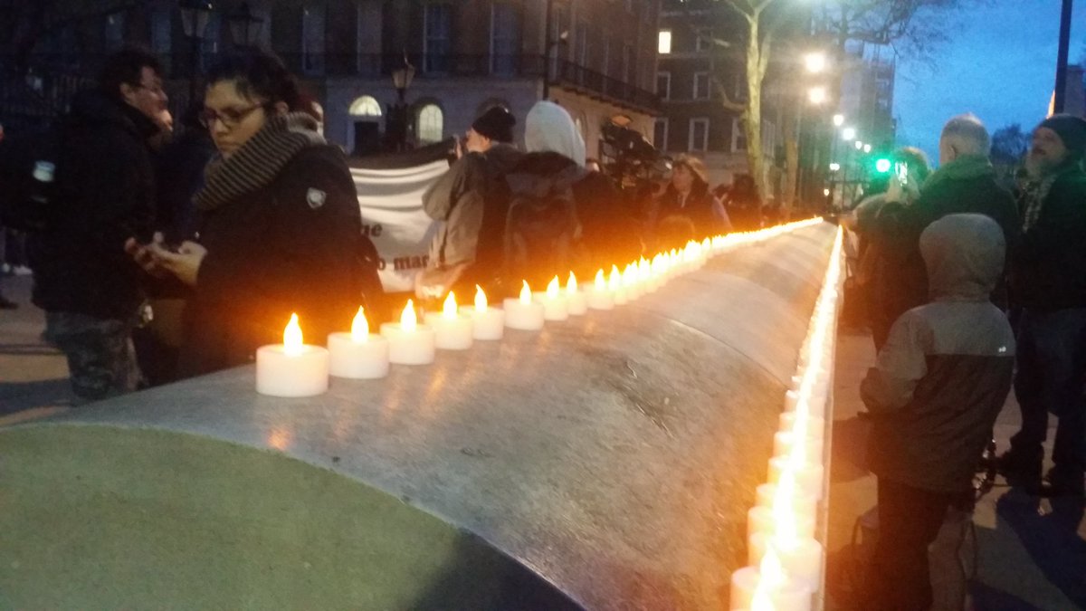 MaeveMCC's tweet photo. Powerful to see hundreds of candles representing the 799 people that have died homeless over last 18 months #makethemcount https://t.co/UbgAo7MNjD