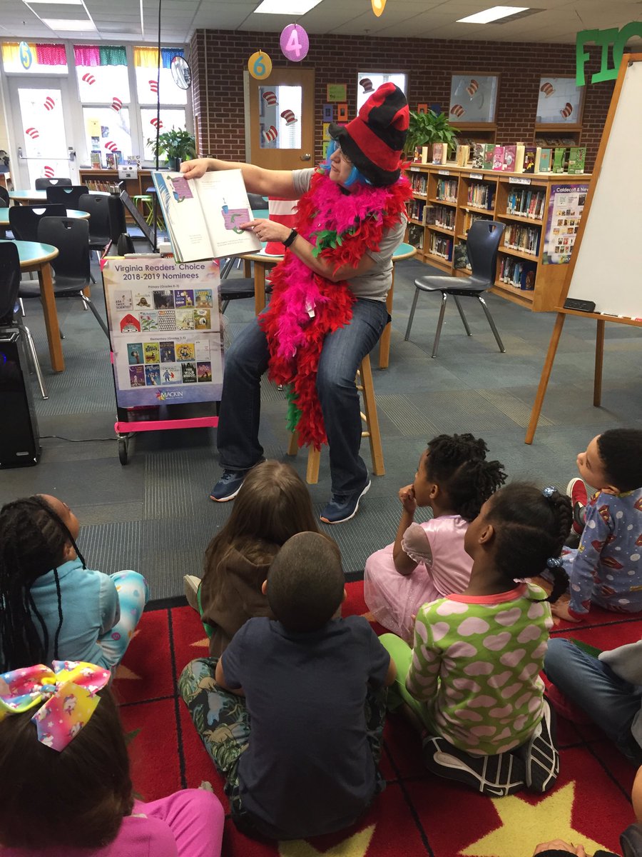 EcoffLibrary's tweet image. Who could this Mystery Reader possibly be ⁦@EcoffElementary⁩ ? #ccpslibraries