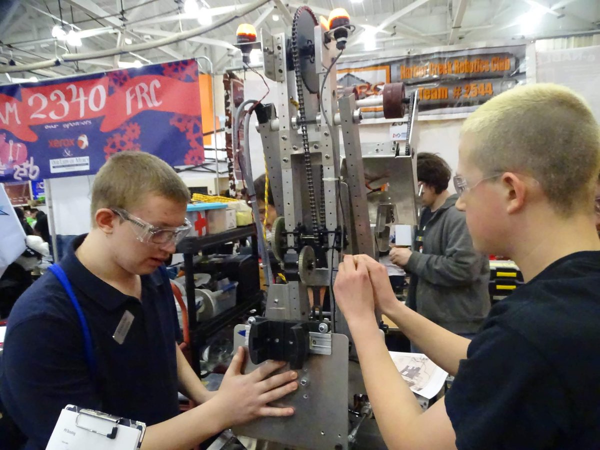 hcea_community's tweet photo. HCEA member John Knox pours countless hours annually into running the Robotics Club, helping students build a robot to compete against other schools at the annual competition. Fran Fomich also volunteered to give up her long weekend to chaperone the competition trip. #HCEAPROUD https://t.co/OshzNtcPKR