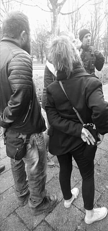 Lors de la venue de Christophe Castaner à Besançon le 13 mars 2019 nous avons été menottés lorsque nous avons scandé des slogans 24h de gav😡